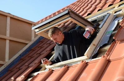 Pose de fenêtres de toit Velux à Guiscriff